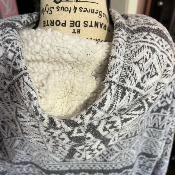 PJ Salvage hooded sweater - Picture 4 of 10